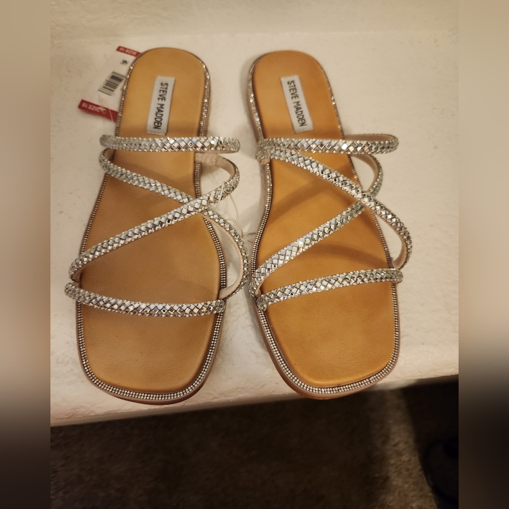 Steve Madden Rhinestone embellished Open toe, Slip-on sandals Size 10